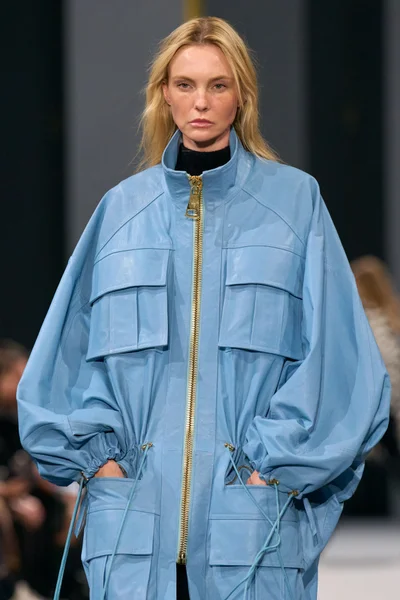 Look 92